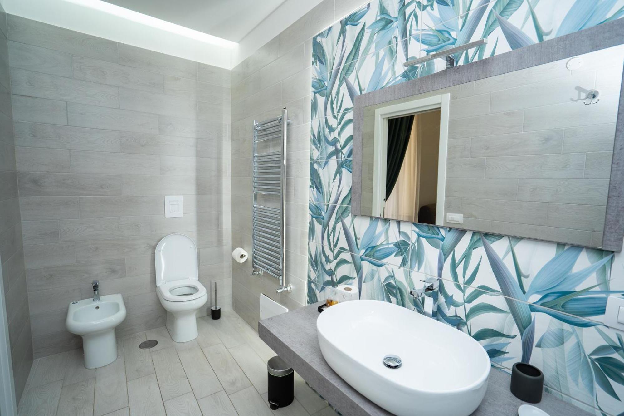 Mida'S Boutique Rooms Наполи Екстериор снимка